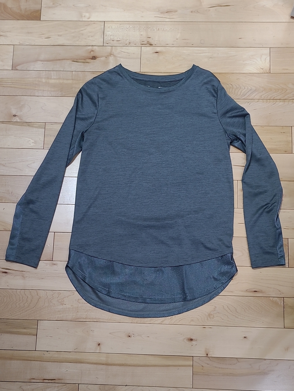 Under Armour Women's Size Small Long Sleeve Crewneck Tunic Top - Gray